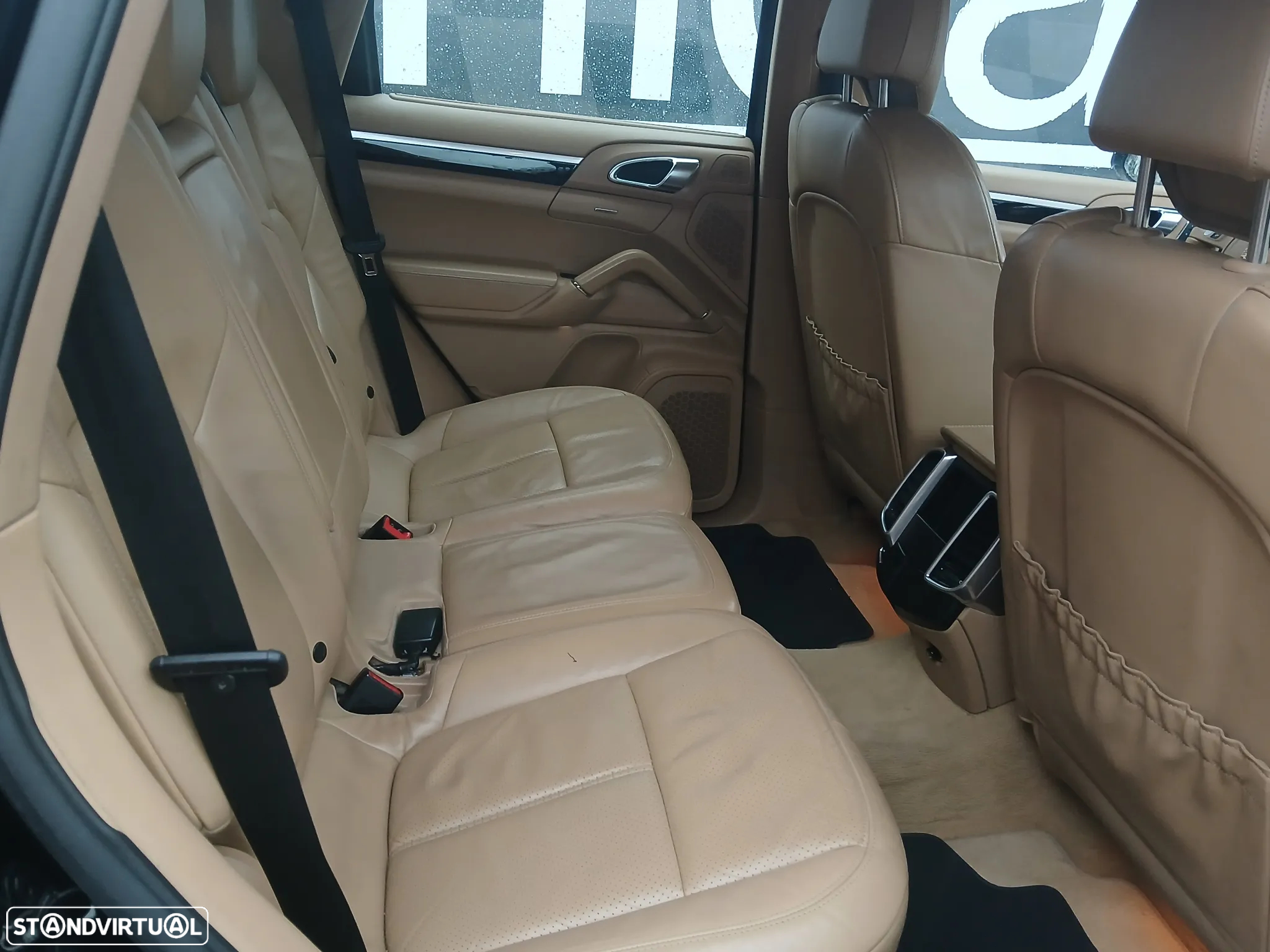 Porsche Cayenne - 26