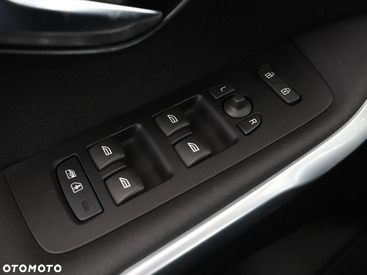 Volvo V40 T2 You - 34