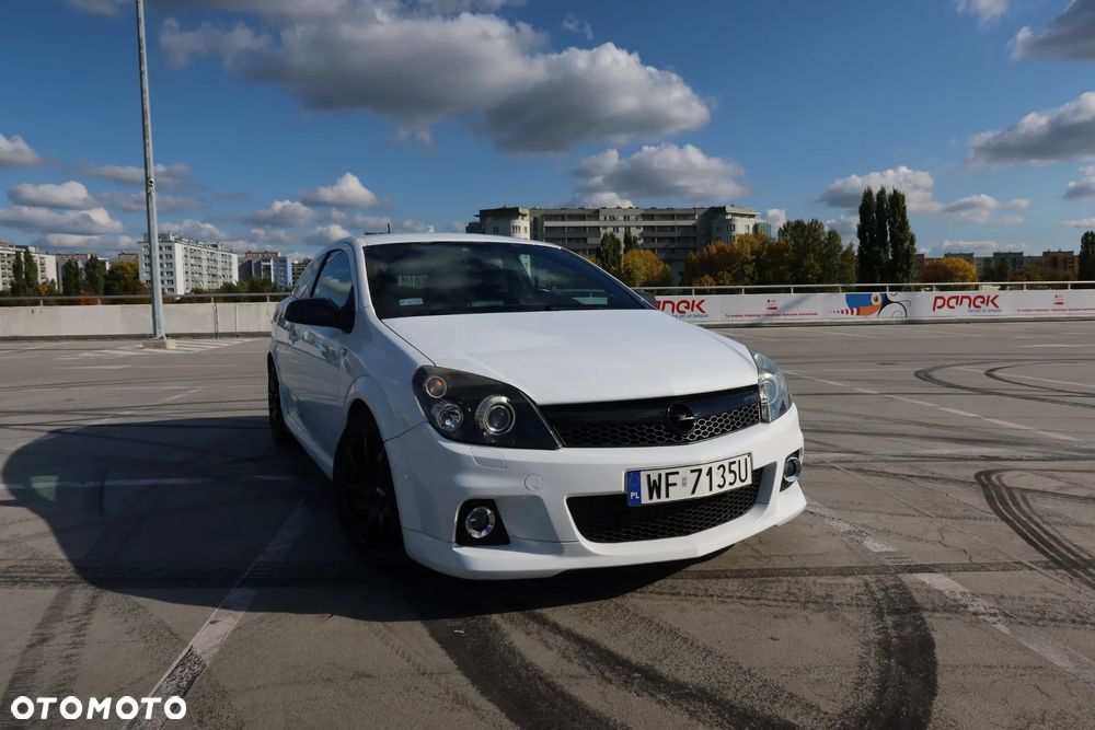 Opel Astra OPC Nürburgring Edition - 1
