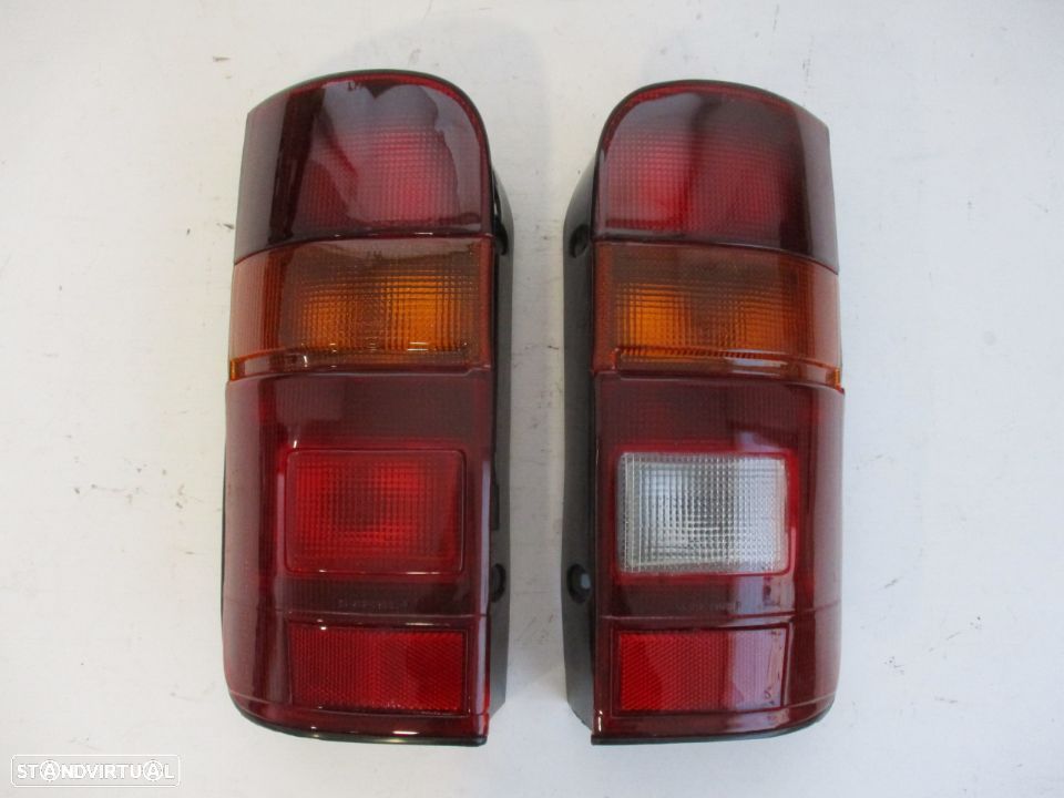 Farol Farolim Trás Toyota Hiace 1994 a 1995 (novo) - 1