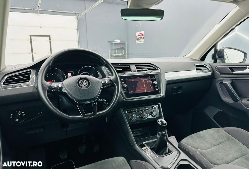 Volkswagen Tiguan 2.0 TDI SCR Comfortline - 23