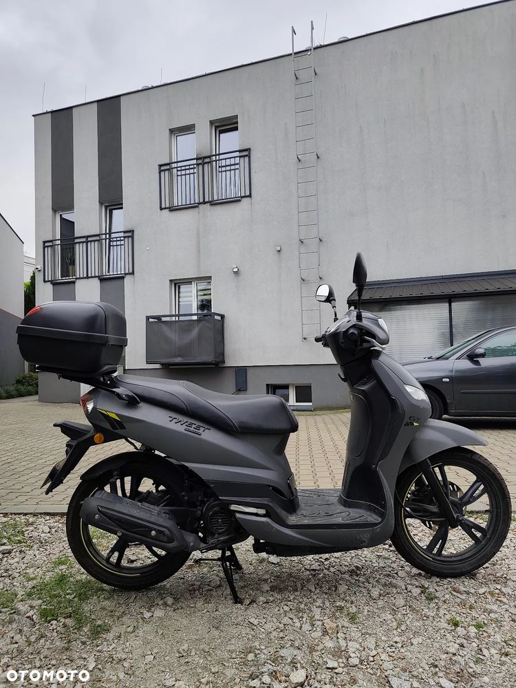 Peugeot Tweet - 1