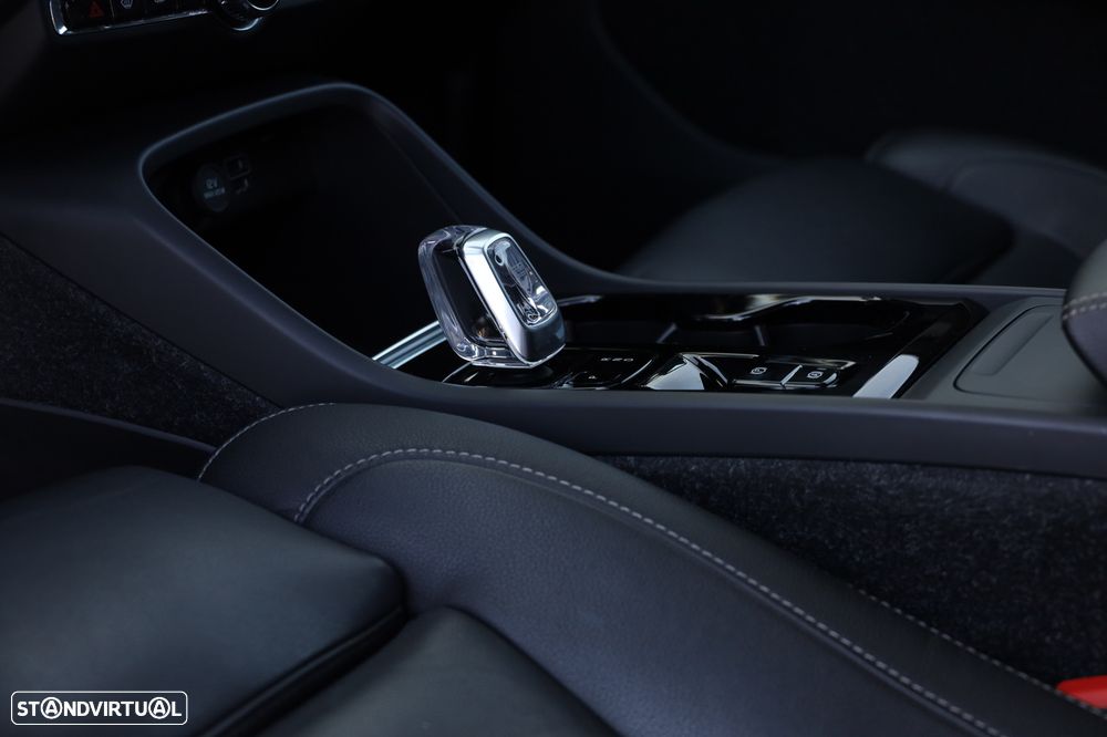 Volvo XC 40 2.0 B4 Inscription - 19