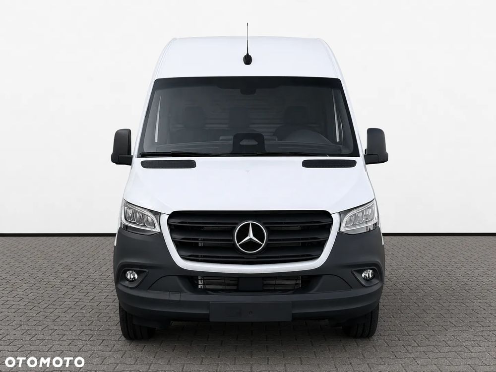 Mercedes-Benz Sprinter - 2