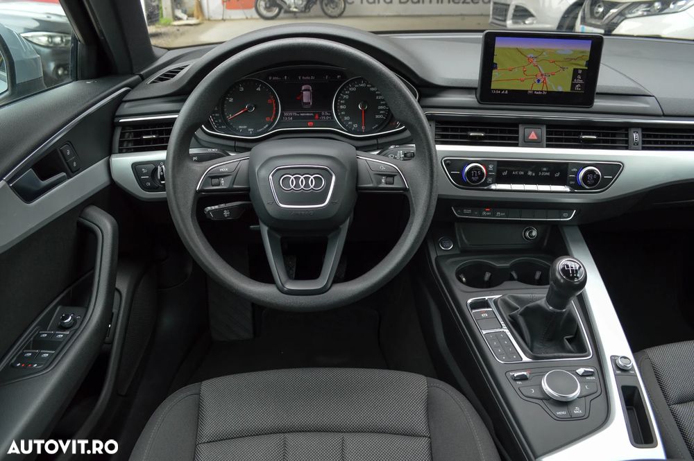 Audi A4 2.0 TDI Design - 33
