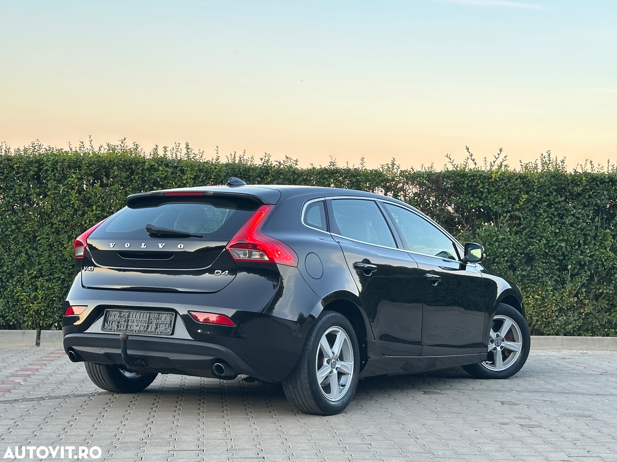 Volvo V40 D4 Summum - 9