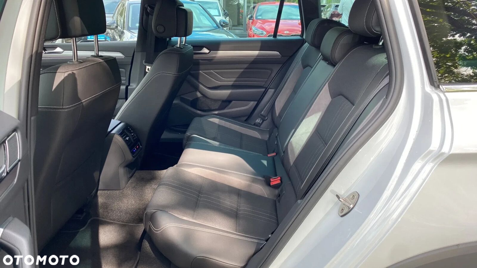 Volkswagen Passat - 15