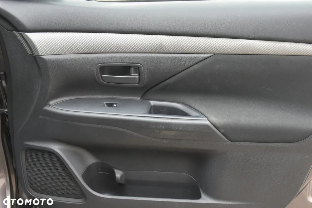 Mitsubishi Outlander 2.0 City Style 2WD - 23