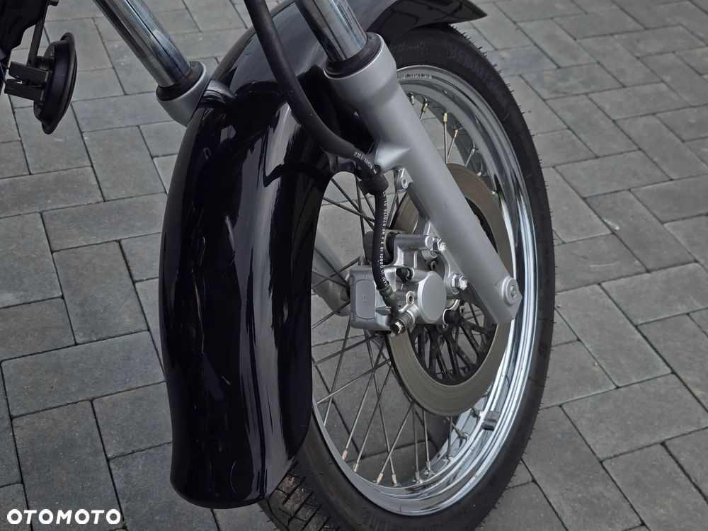 Suzuki Intruder - 36