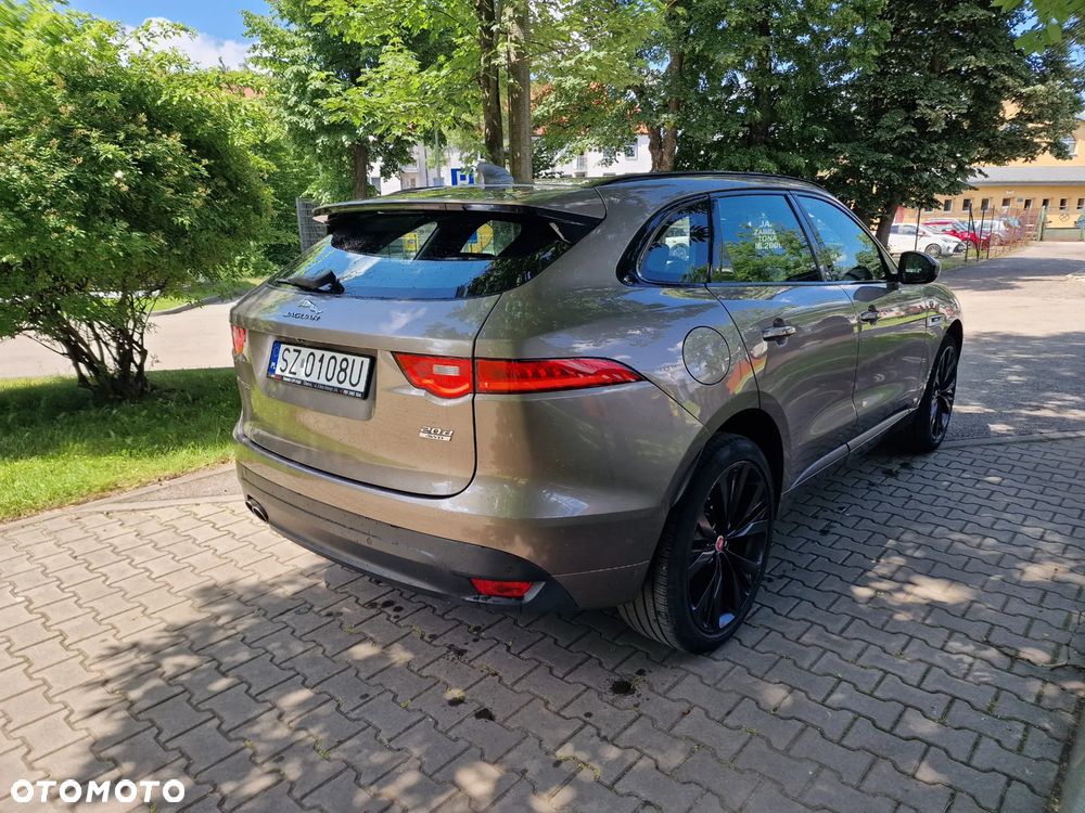 Jaguar F-Pace 20d AWD R-Sport - 6