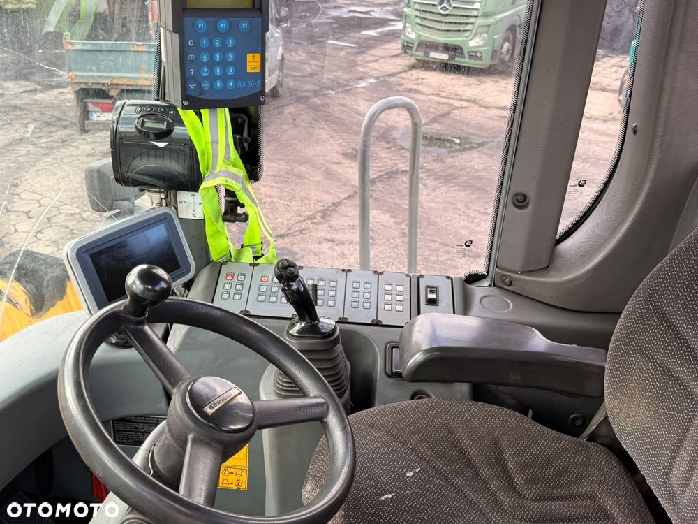 Liebherr 566 2 plus 2 - 4