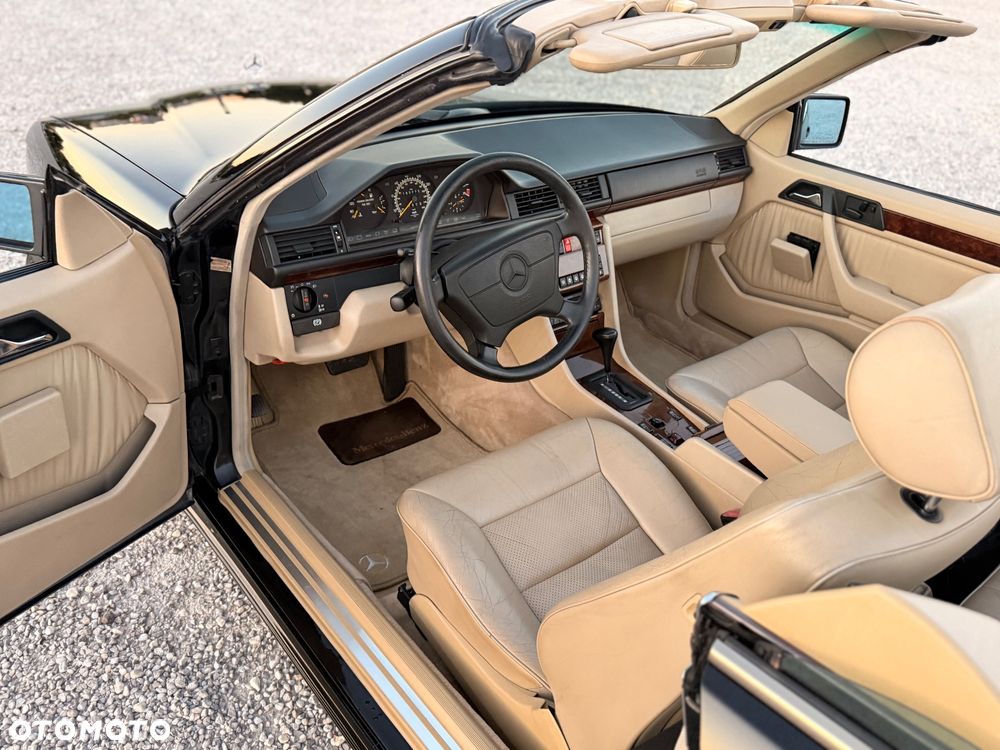 Mercedes-Benz Klasa E 320 - 38