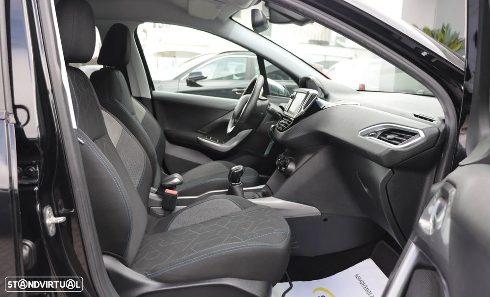 Peugeot 2008 1.2 PureTech Style - 12