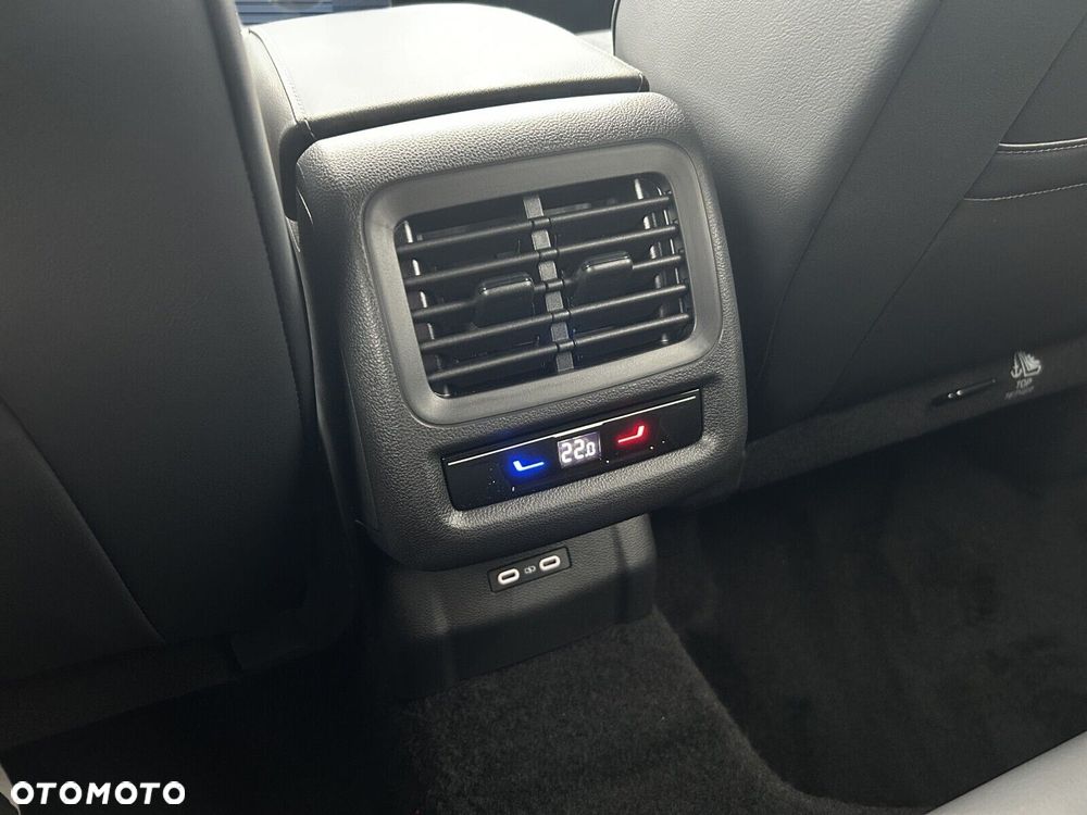 Volkswagen T-Roc 1.5 eTSI Style DSG - 29