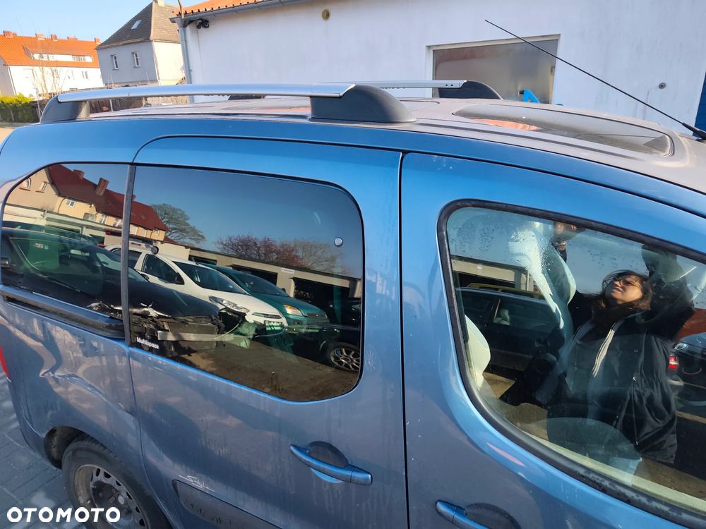 Citroen Berlingo 2  2011 1,6d na części szyba lampa lusterko - 11
