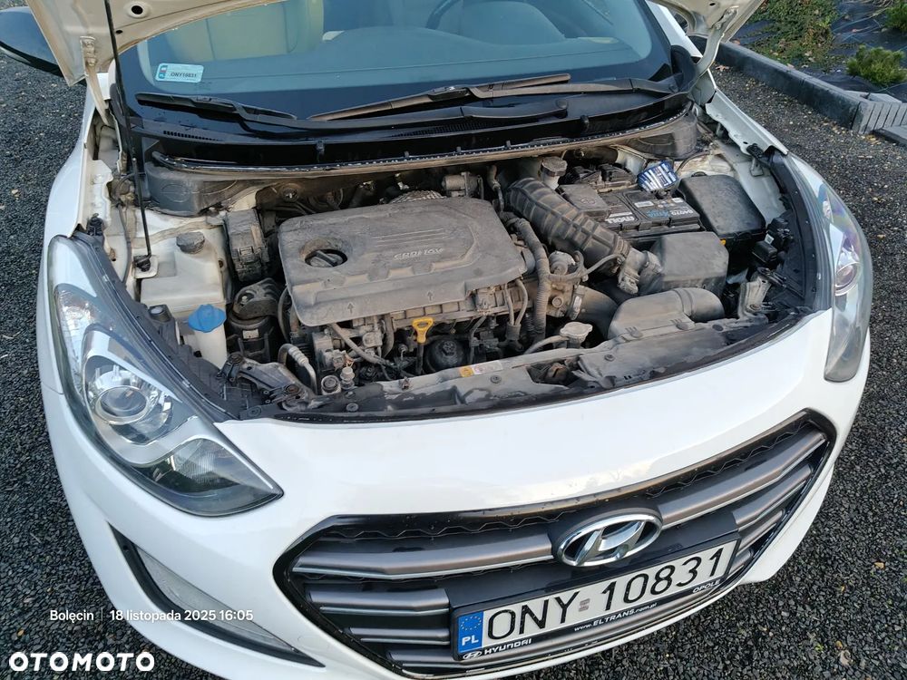 Hyundai i30 1.6 CRDi Premium - 8