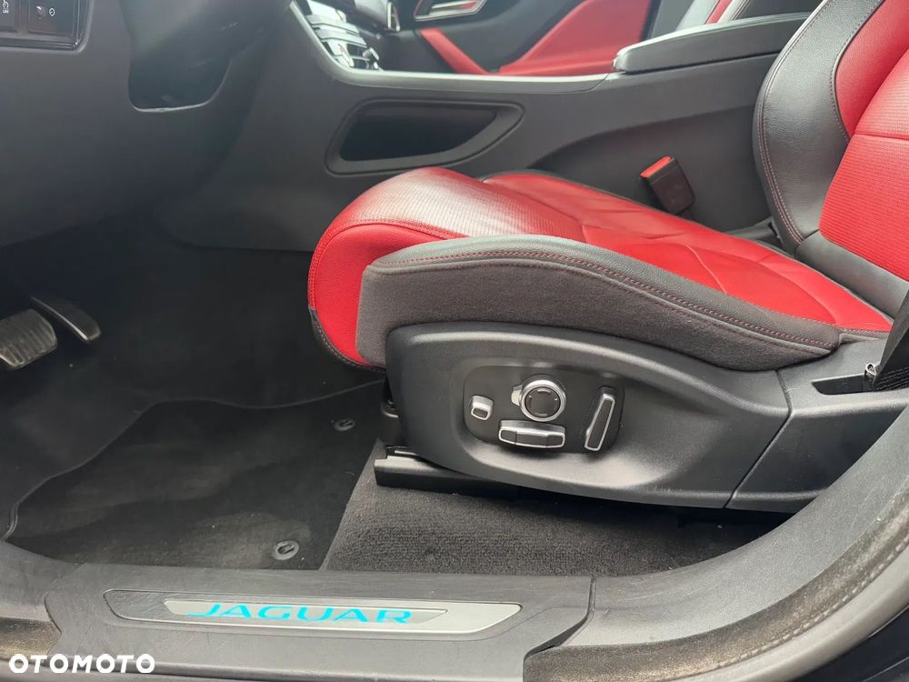 Jaguar F-Pace 25t AWD Prestige - 14