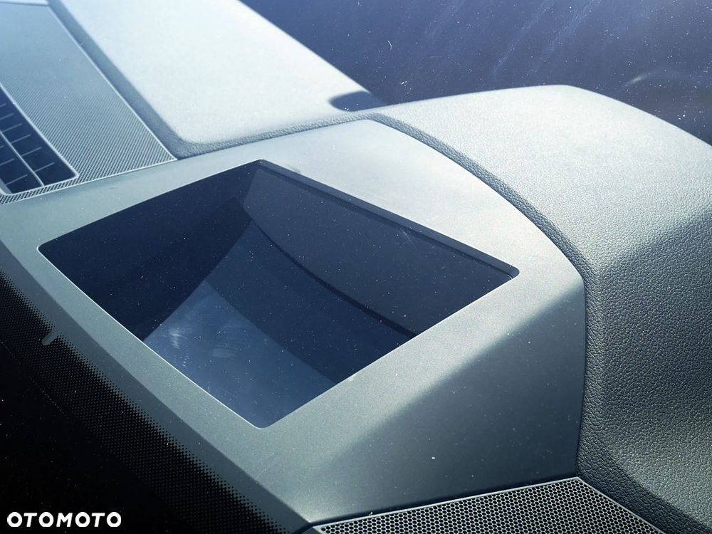 Audi A6 Avant 40 TDI quattro S tronic - 13