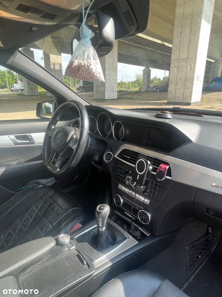 Mercedes-Benz Klasa C 180 CGI BlueEff Avantgarde - 11