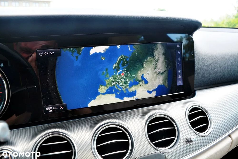 Mercedes-Benz Klasa E 300 9G-TRONIC AMG Line - 14