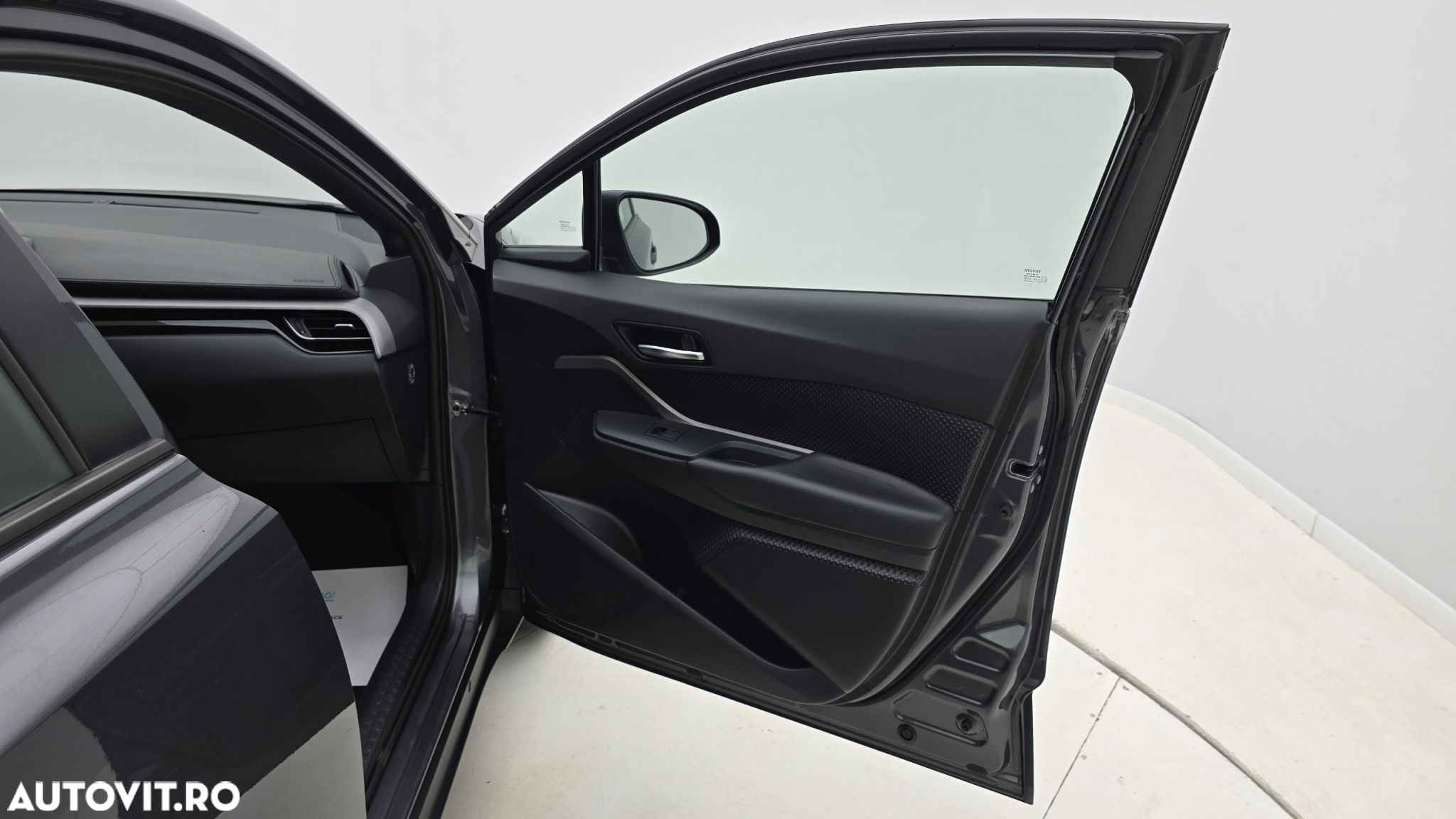 Toyota C-HR 1.8 HSD 122 CP 4x2 CVT Core - 18