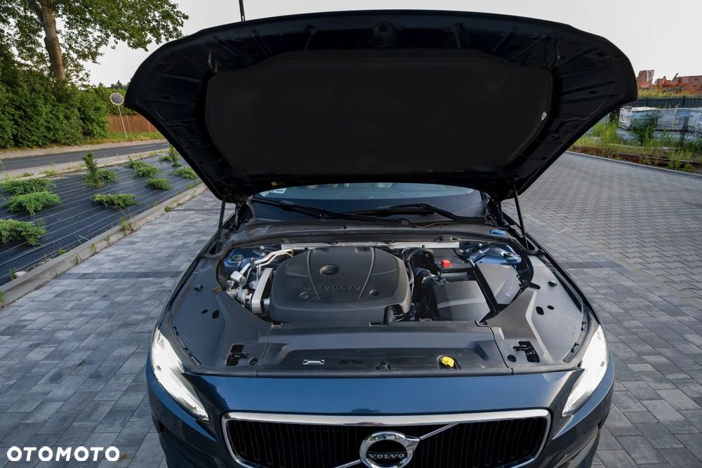 Volvo S90 T4 Momentum Pro - 26