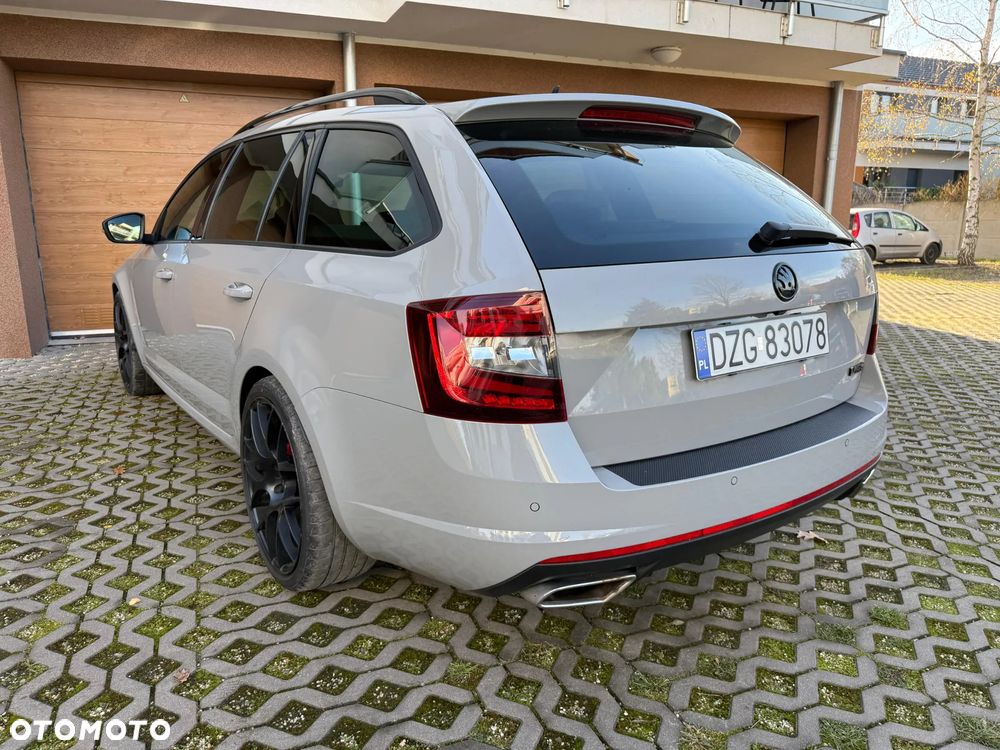 Skoda Octavia 2.0 TDI DSG RS - 2