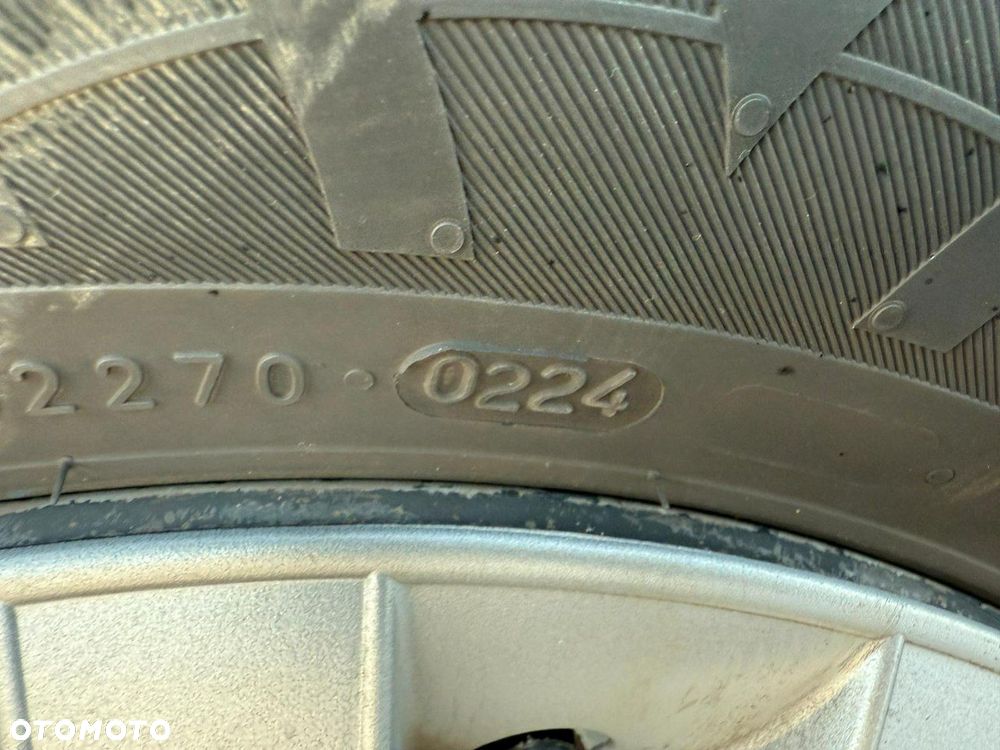 Volkswagen Caddy - 27