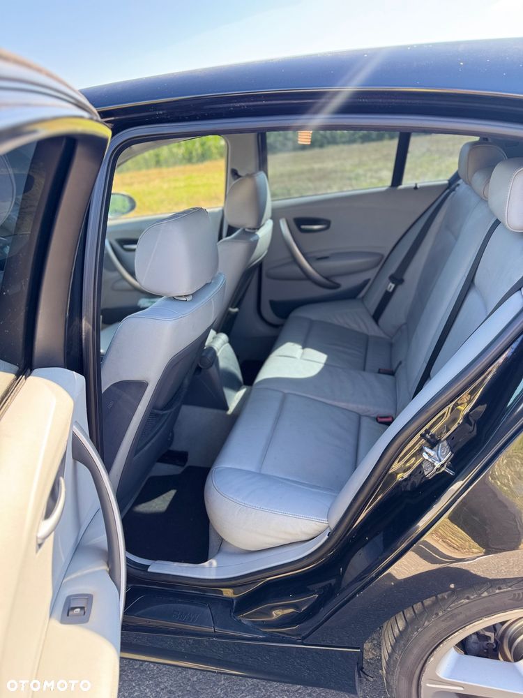 BMW Seria 1 120d DPF - 8