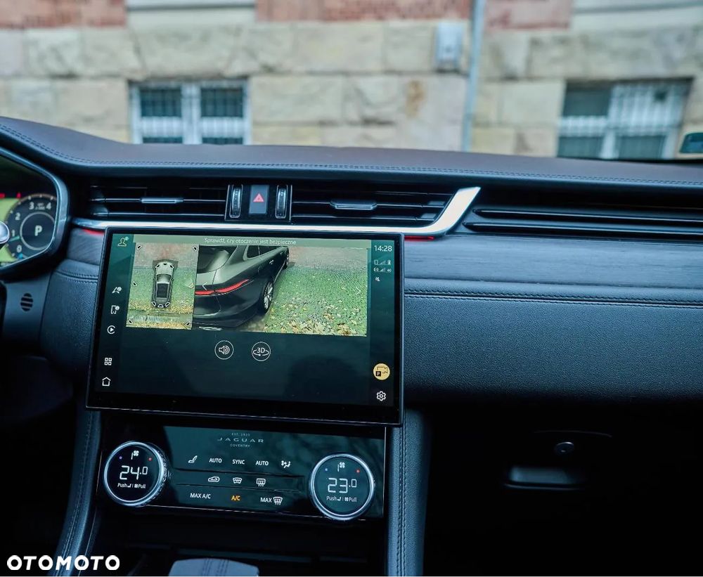 Jaguar F-Pace - 23
