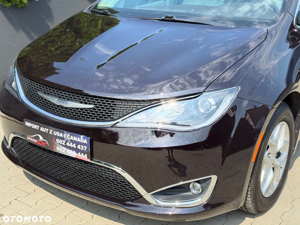 Chrysler Pacifica - 3