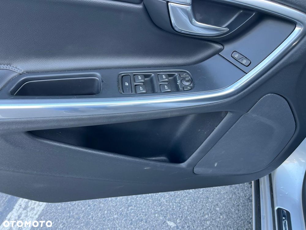Volvo V60 D3 Geartronic Momentum - 14