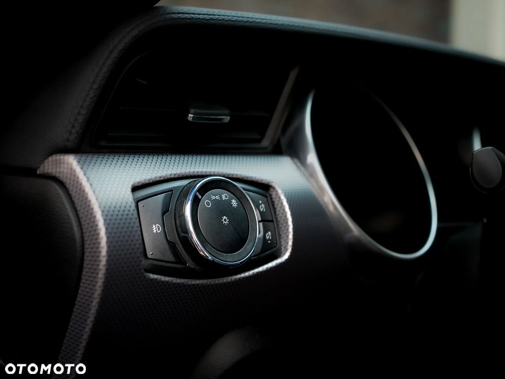 Ford Mustang 5.0 V8 GT - 10