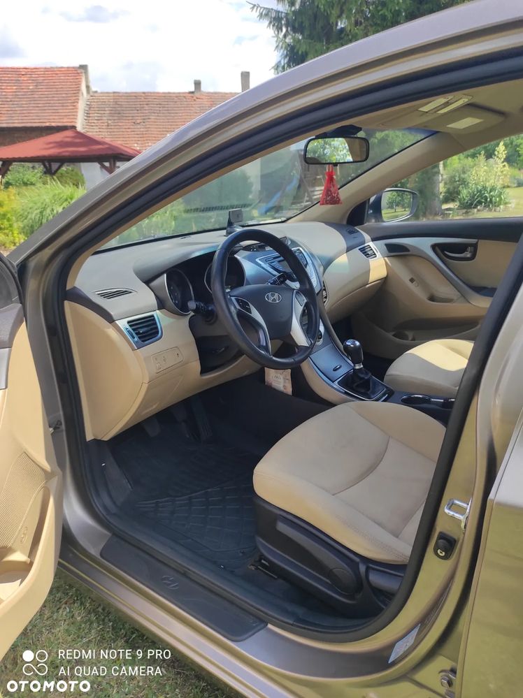 Hyundai Elantra 1.6 Comfort - 5
