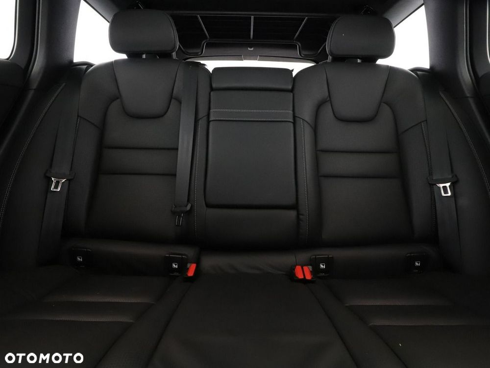 Volvo V60 T8 AWD Recharge Geartronic RDesign - 19