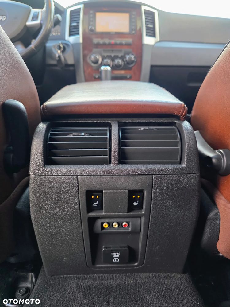 Jeep Grand Cherokee - 39