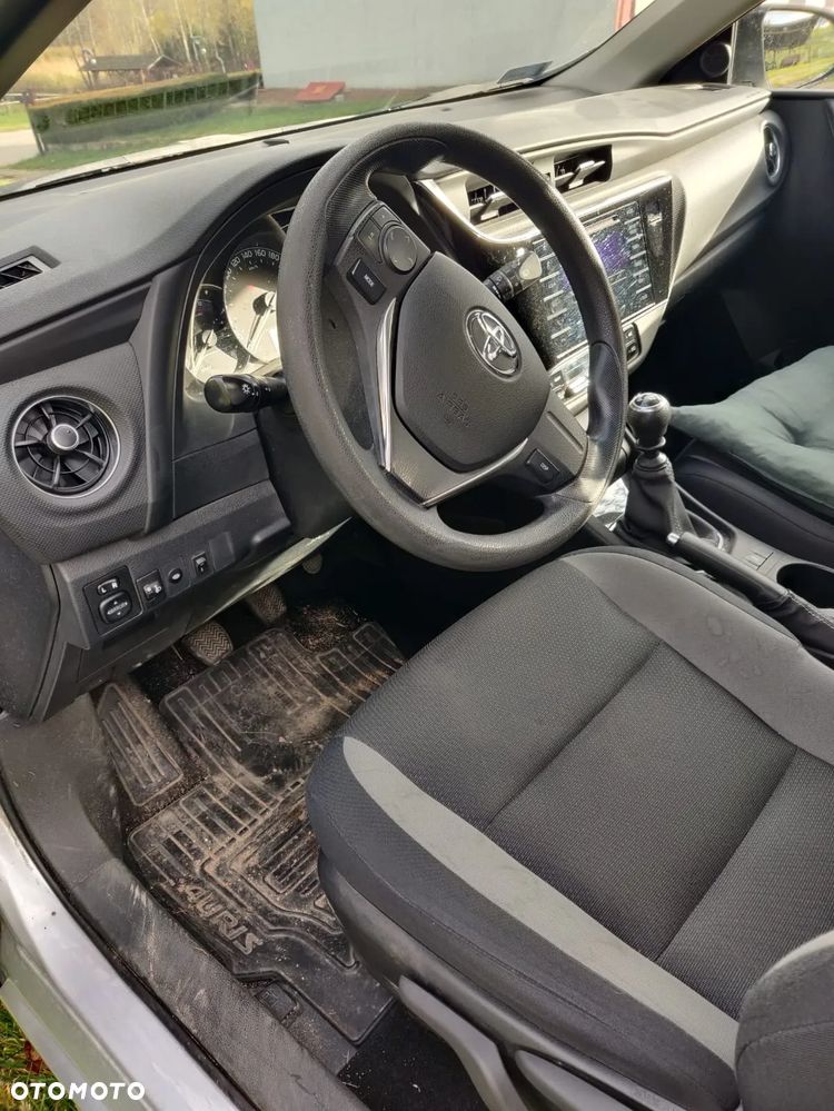 Toyota Auris - 5