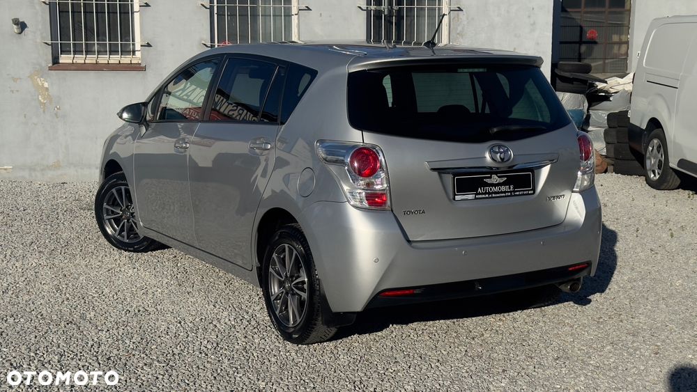 Toyota Verso 1.8 5-Sitzer Executive - 4