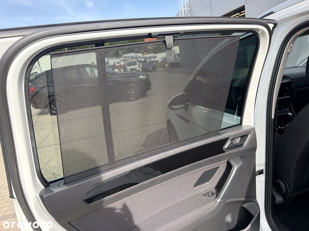 Volkswagen Touran - 16
