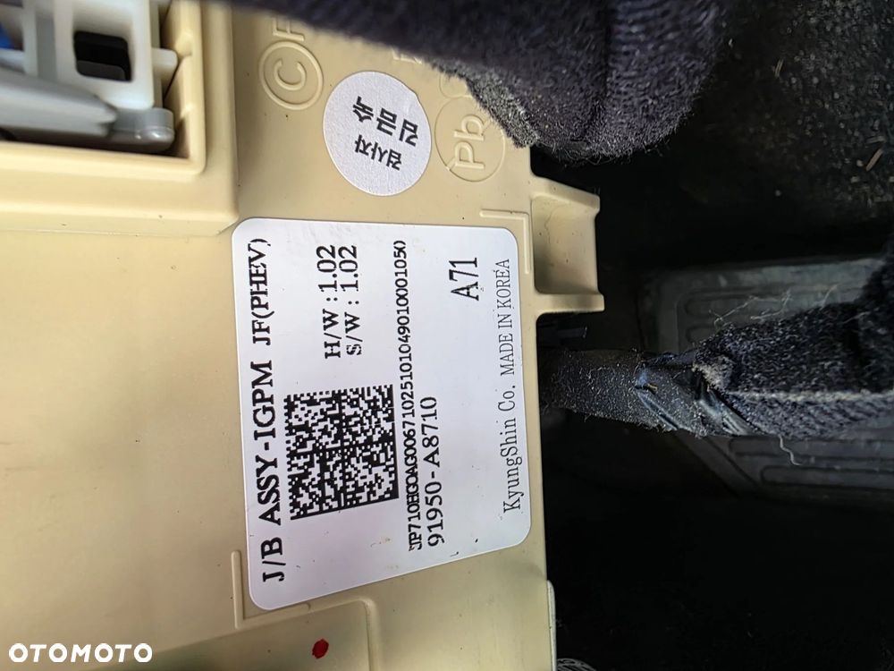 SKRZYNKA PUSZKA BEZPIECZNIKÓW WEWNĘTRZNA KIA OPTIMA HYBRID EV 91950-A8710 - 2