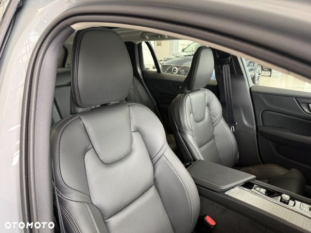 Volvo V60 B4 B Ultra Dark - 8