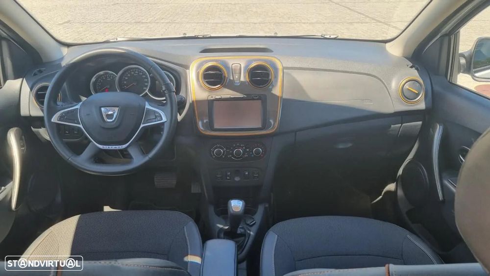 Dacia Sandero - 10