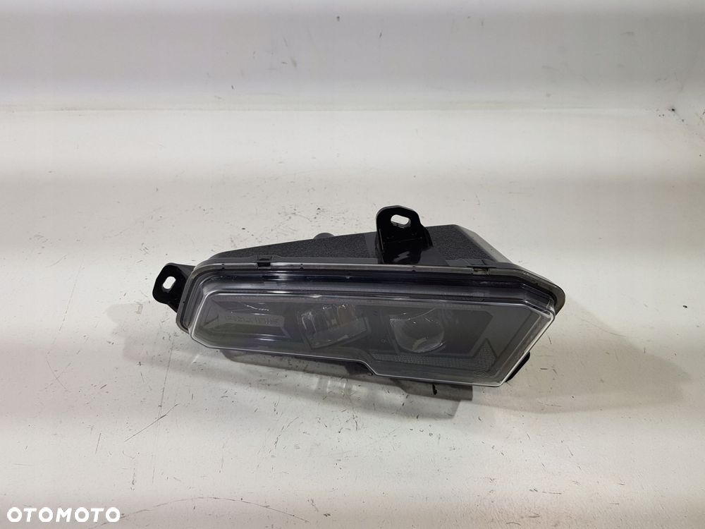 lampa prawa prawy przód 2415095 polaris sportsman 570 21-25 rok - 2