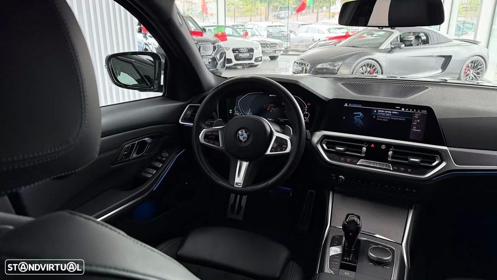 BMW 330 e Edição Desportiva M Auto - 15