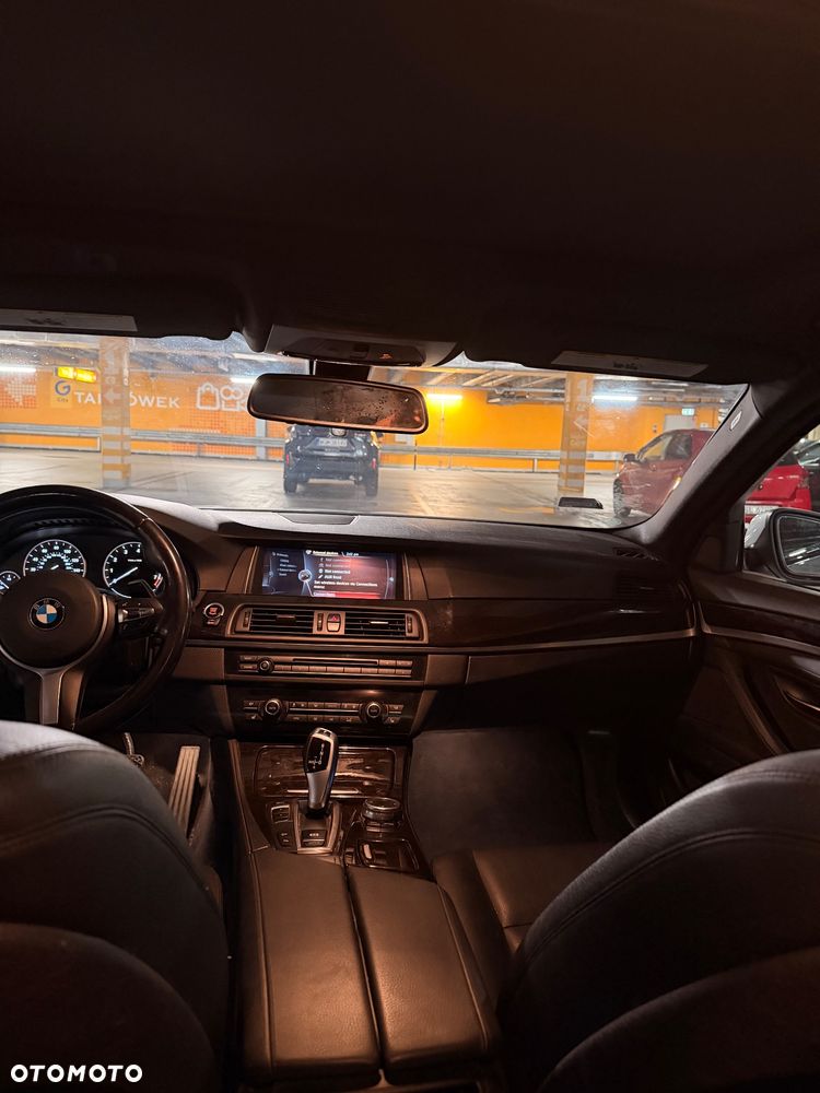 BMW Seria 5 528i xDrive - 7