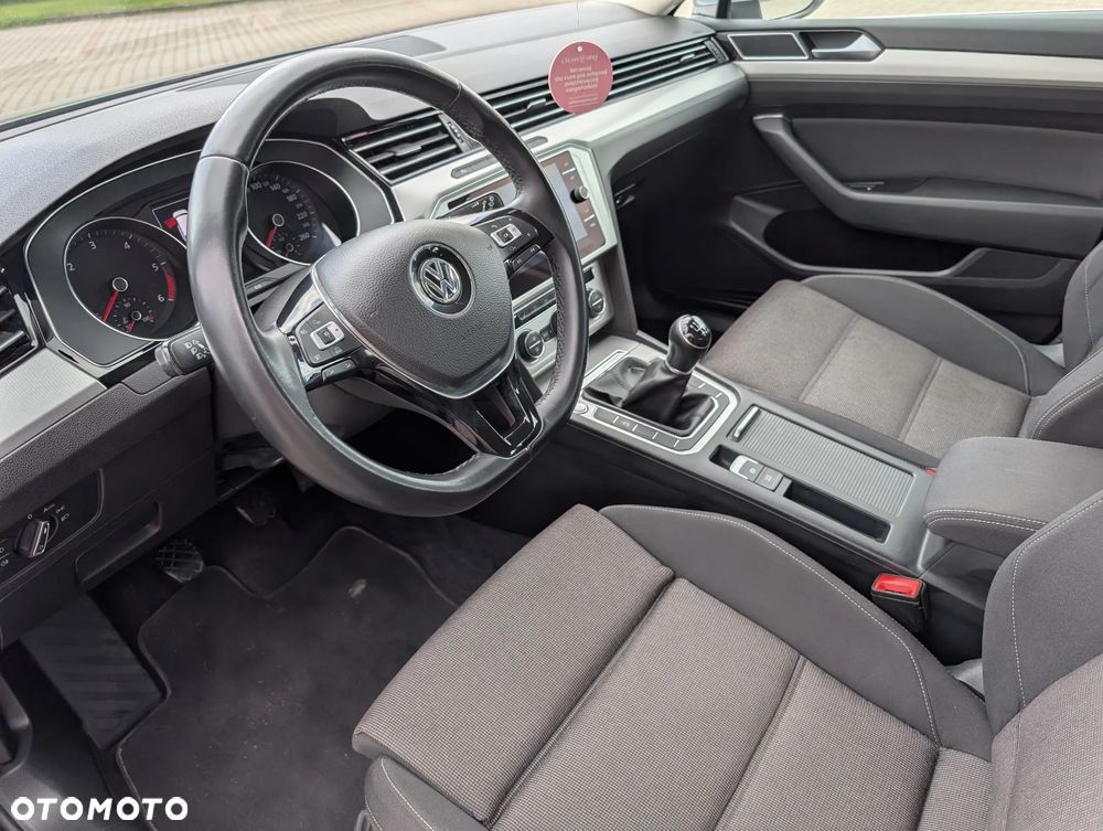 Volkswagen Passat 2.0 TDI BMT Comfortline - 14