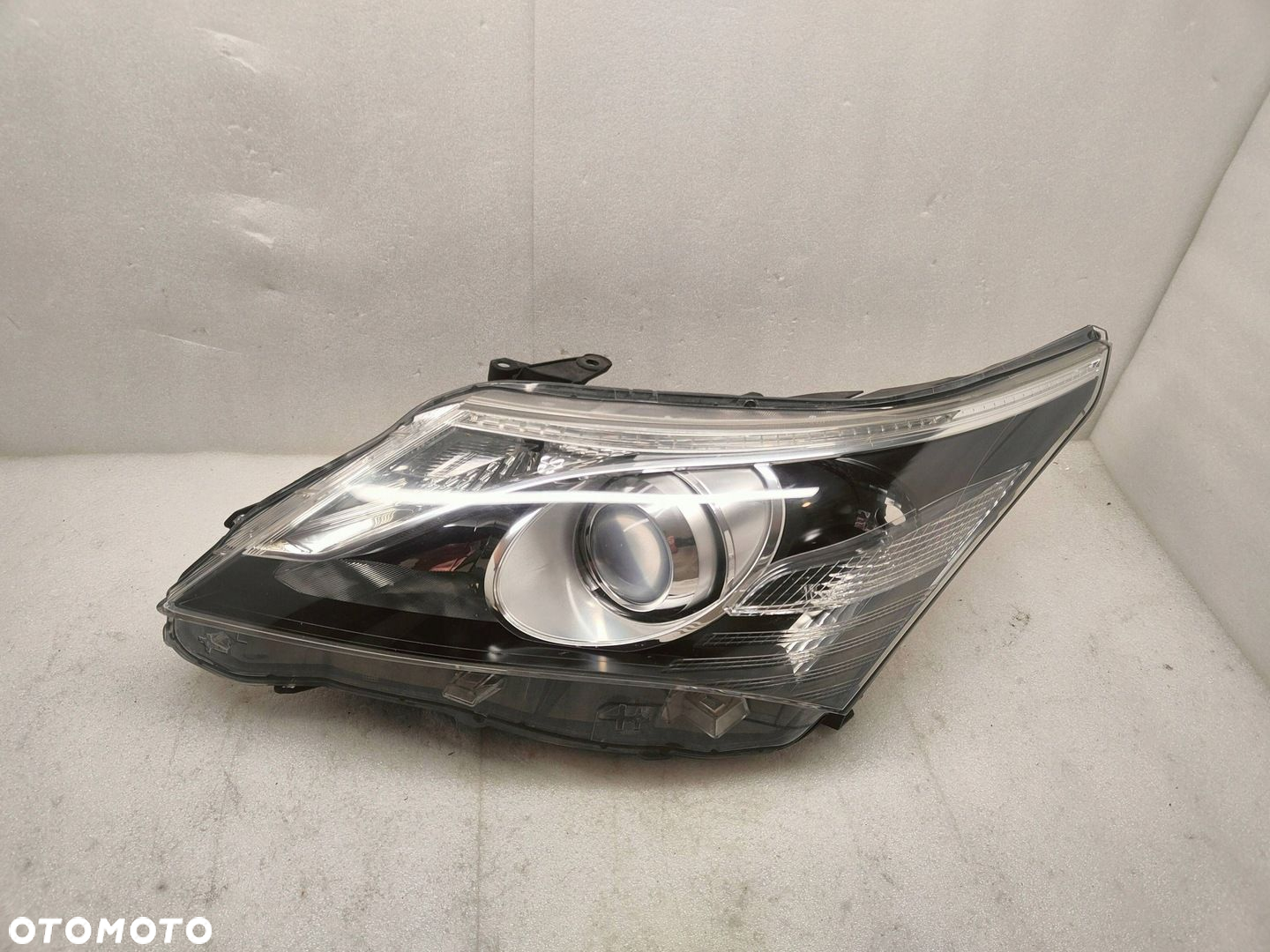 Toyota Avensis T27 LIFT SOCZEWKA ZW Przód strona lewa KOITO 05-26 - 5