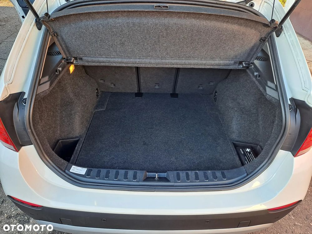 BMW X1 sDrive18i Sport Line - 13