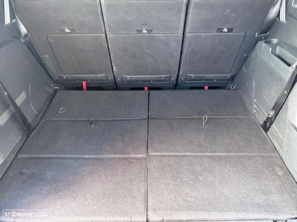 Peugeot 5008 1.2 PureTech Allure EAT8 - 29