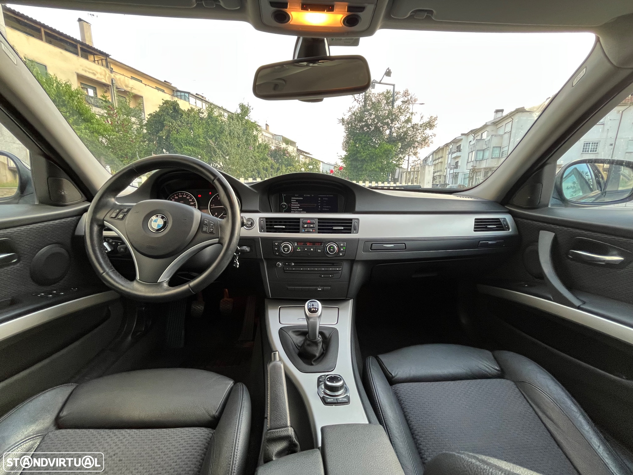 BMW 320 d Sport - 14